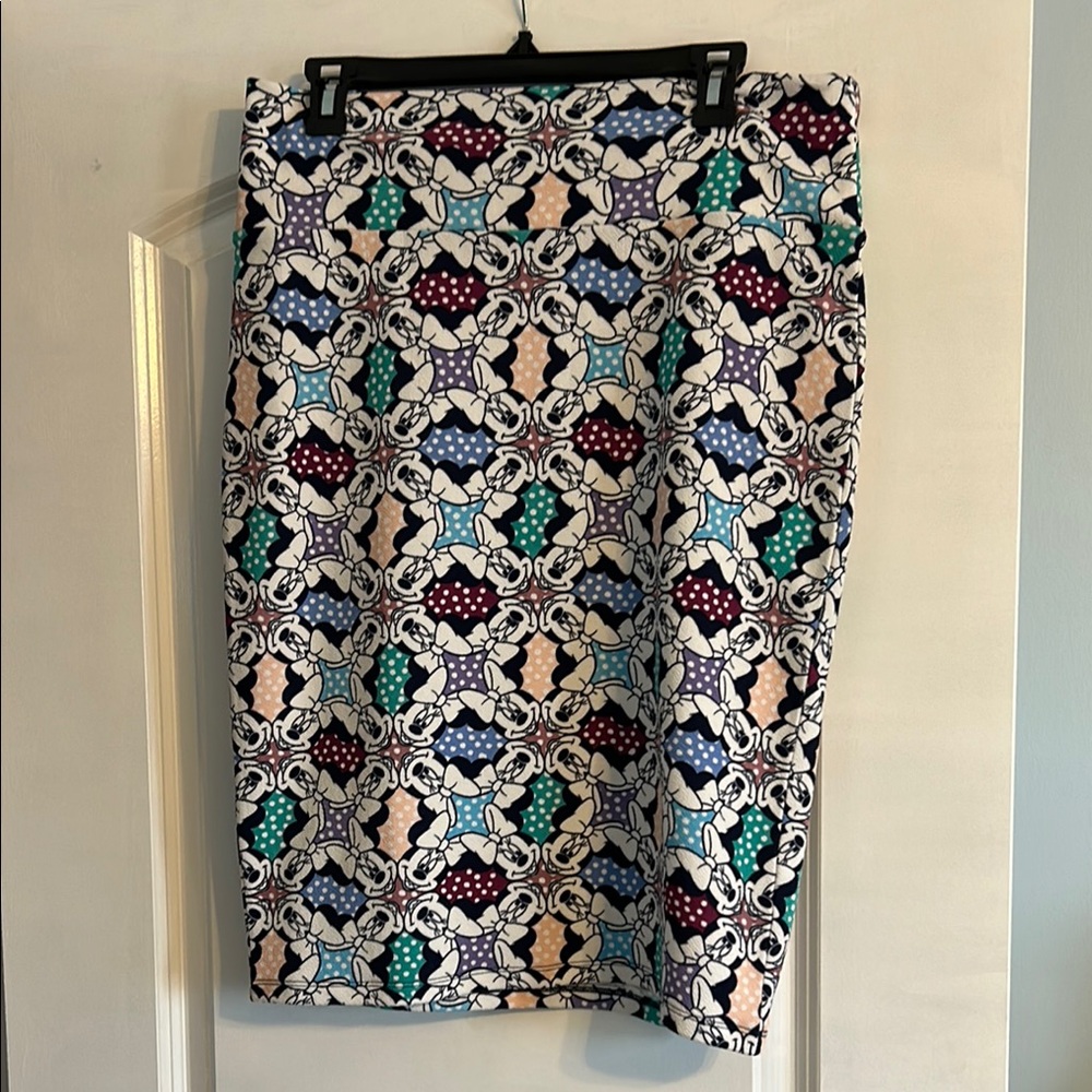 LuLaRoe White and Black Pencil Skirt Knee-length for Work